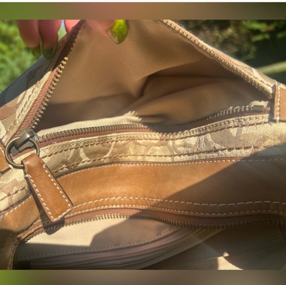 Coach Y2K Signature Tan and Brown Shoulder Bag EUC - Picture 8 of 15